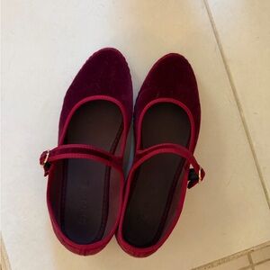 Flabelus Lucrecia Mary Jane’s